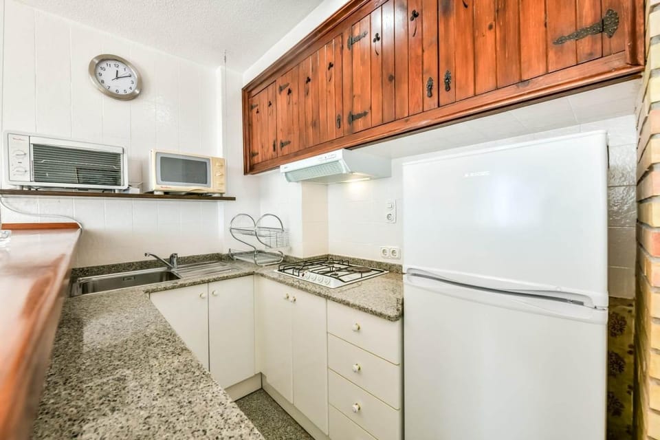 Kitchen or kitchenette, minibar, pet friendly, stove