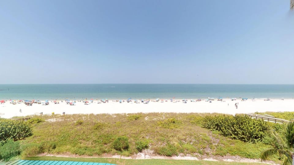 Incredible Views from this Renovated Beachfront Getaway @ the Apollo Apartment in Marco Island