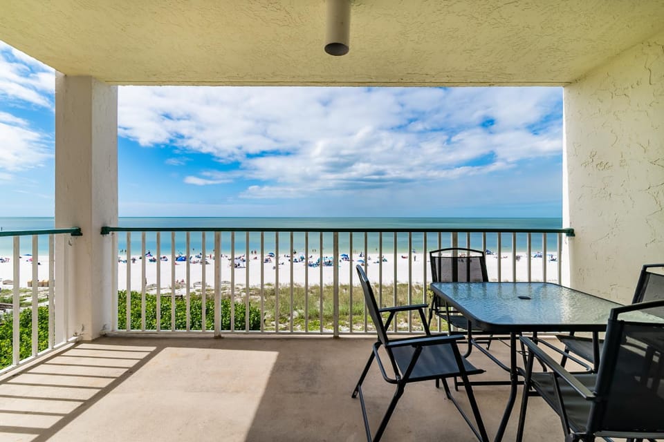 Breathtaking Sunsets @ This Beachfront Beauty, On-Site Restaurant/Tiki Bar Apartment in Marco Island