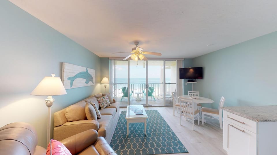 Recently Renovated Beachfront Gem in Paradise Apartment in Marco Island