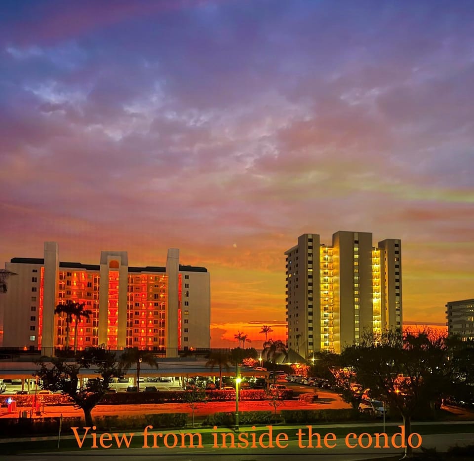 End Unit Steps from Beach Access w/ No Crazy Beach Prices Apartment in Marco Island