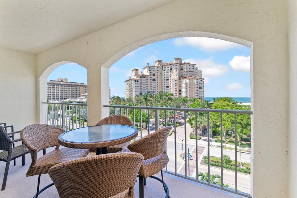 Top Floor Condo, Steps Away From J.W. Marriott and Beach Access Apartment in Marco Island