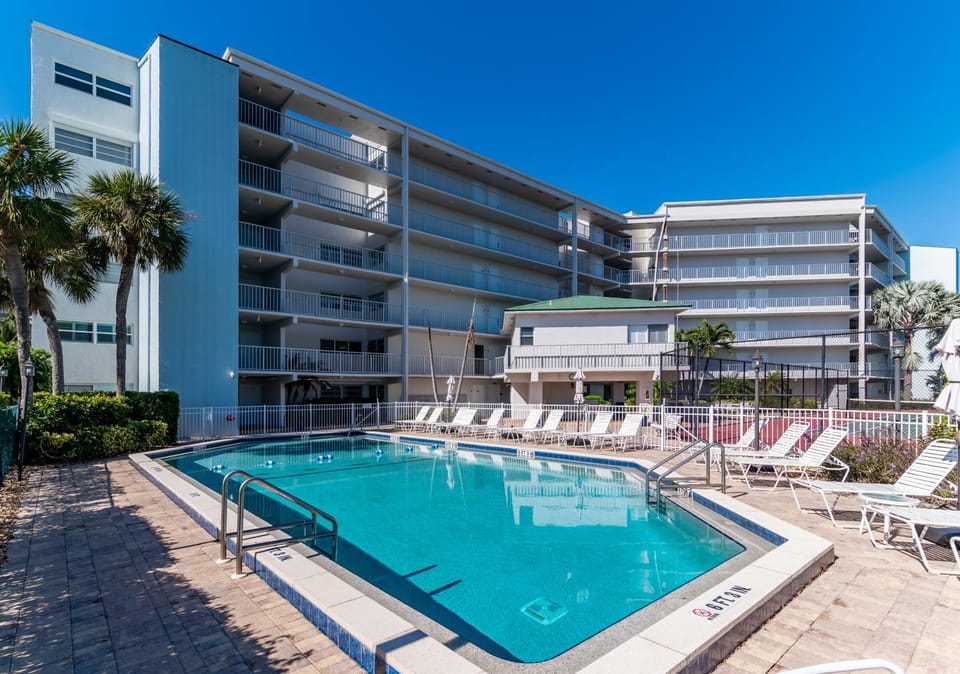 Location, Location Free Beach Access Apartment in Marco Island