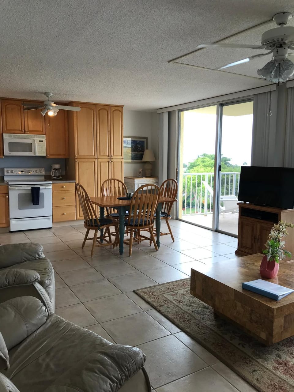 Location, Location Free Beach Access Apartment in Marco Island
