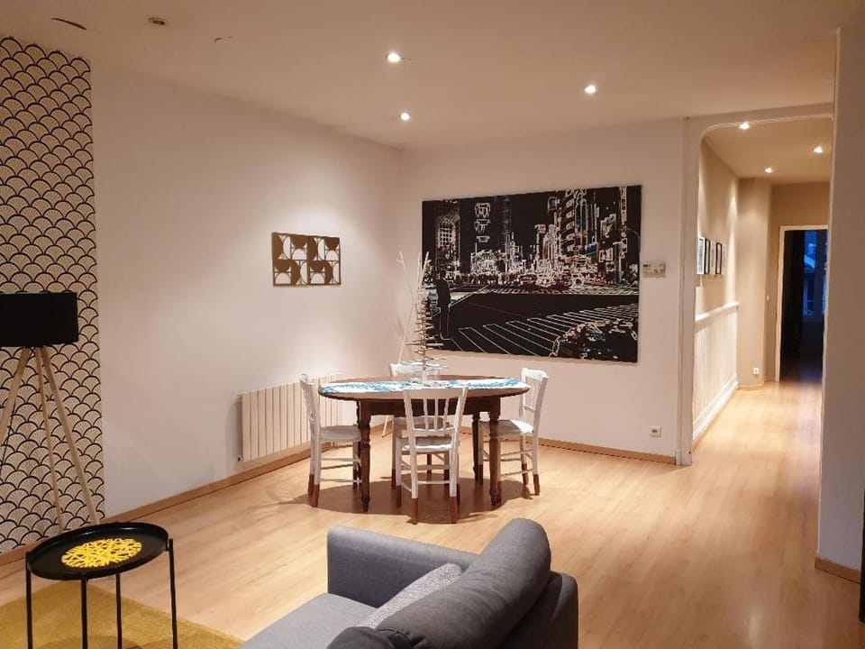 Tulle : bel appartement lumineux en centre ville Apartment in Nouvelle-Aquitaine