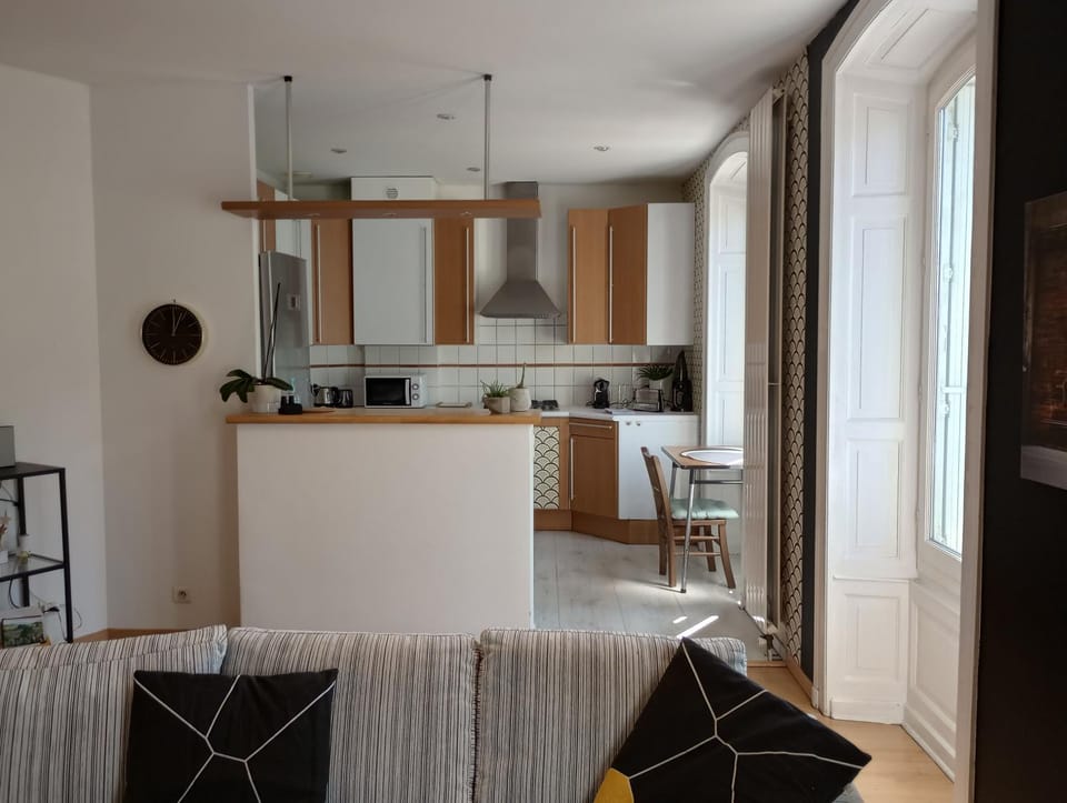 Tulle : bel appartement lumineux en centre ville Apartment in Nouvelle-Aquitaine