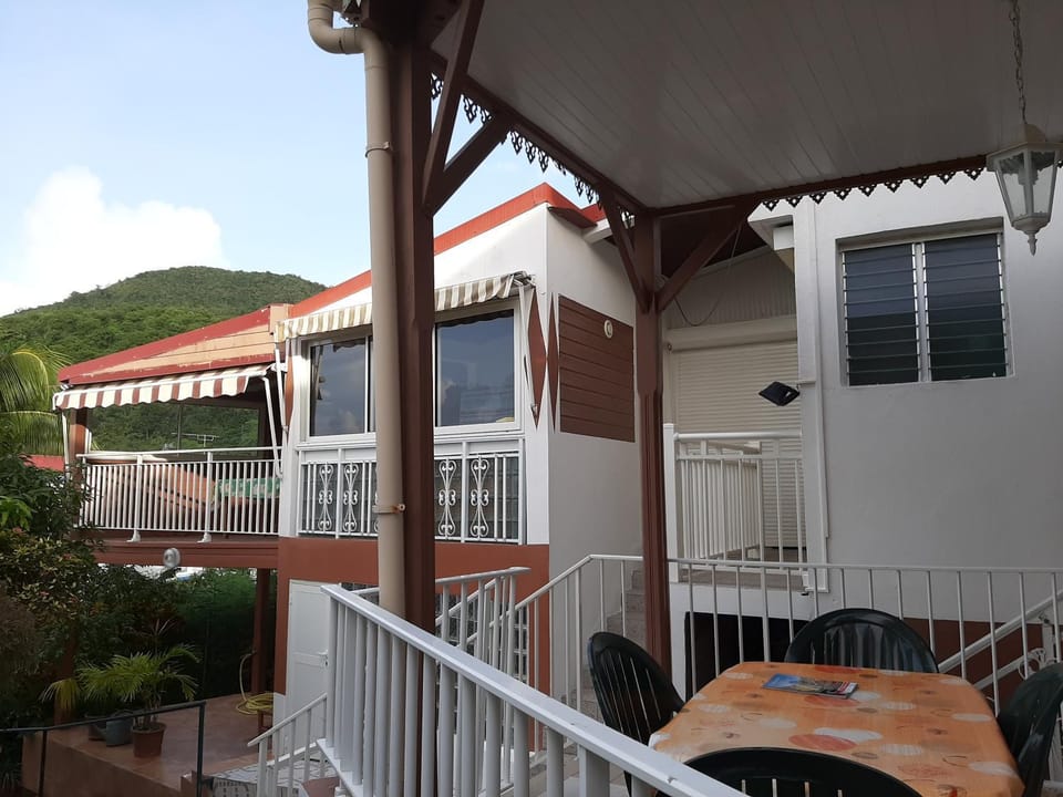 Les Hibiscus Apartment in Martinique