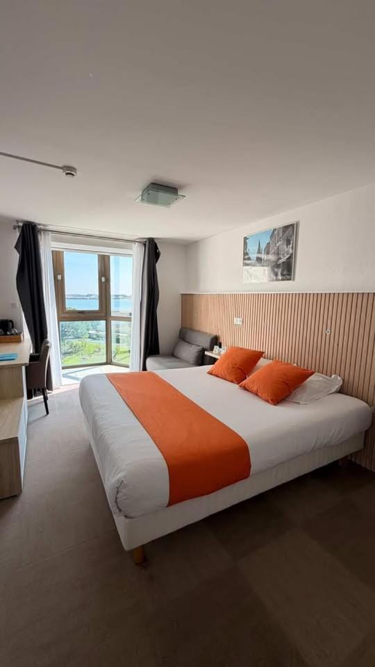 Logis Hôtel Le Rochelois Hotel in La Rochelle