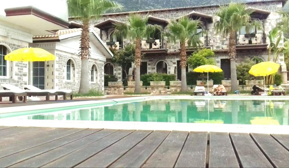 Property building, Swimming pool