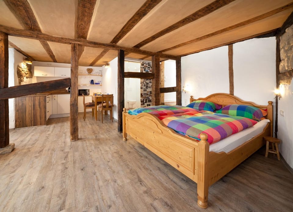 Bed, Bedroom, Area and facilities