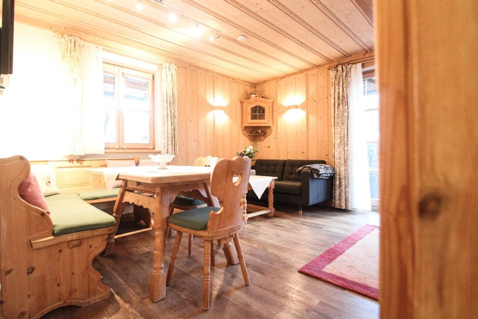 Appartementhaus Schirsner - direkt am See & am Kurpark Apartment in Schliersee