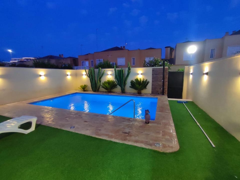 VIVE JEREZ Casa de lujo con piscina y barbacoa en la mejor zona de Jerez de la Frontera House in Jerez de la Frontera