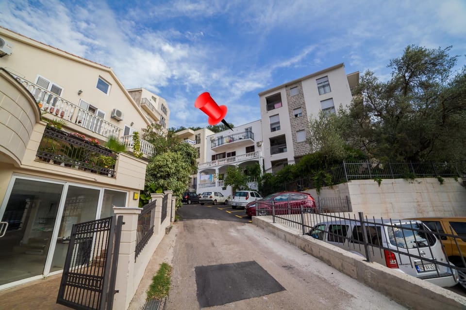 Property building, Neighbourhood, Street view