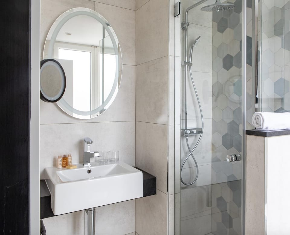Shower, Bathroom, Decorative detail