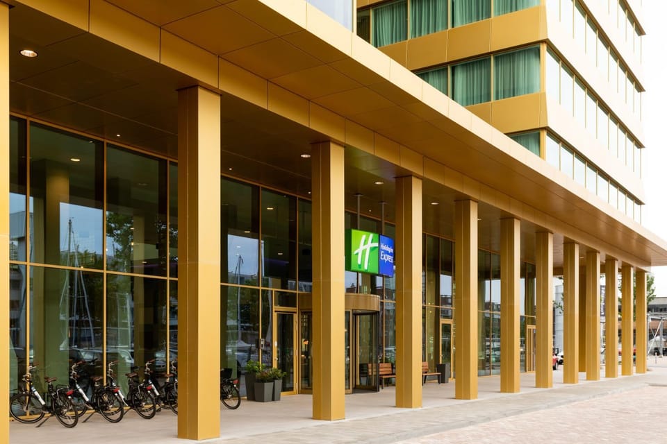 Property building, Facade/entrance, Property logo or sign