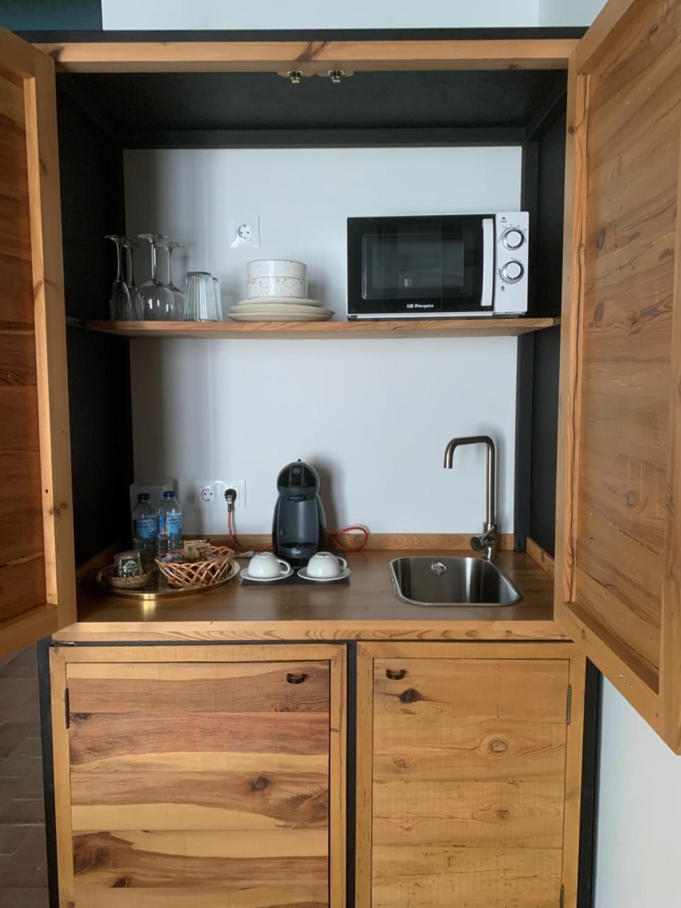 Coffee/tea facilities, minibar, toaster