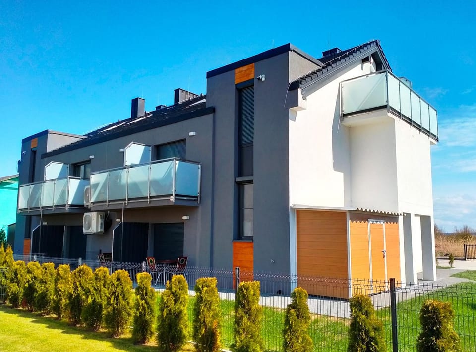 Property building, People, Summer, Balcony/Terrace, children, young children, older children, Family, Parking, air conditioner