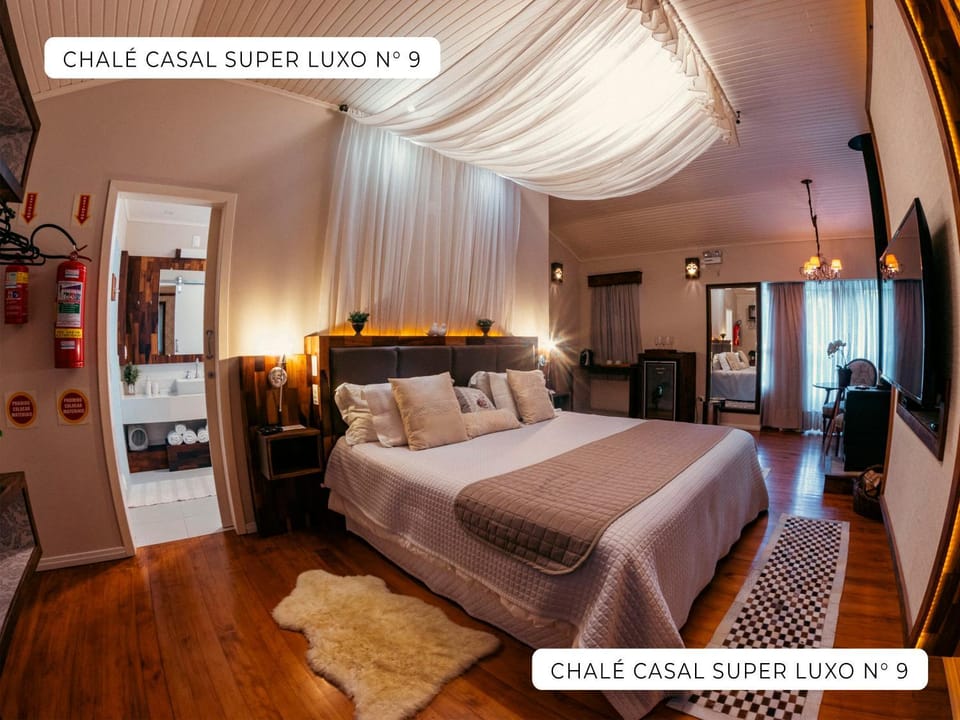 Bed, Photo of the whole room, Bedroom, Text overlay
