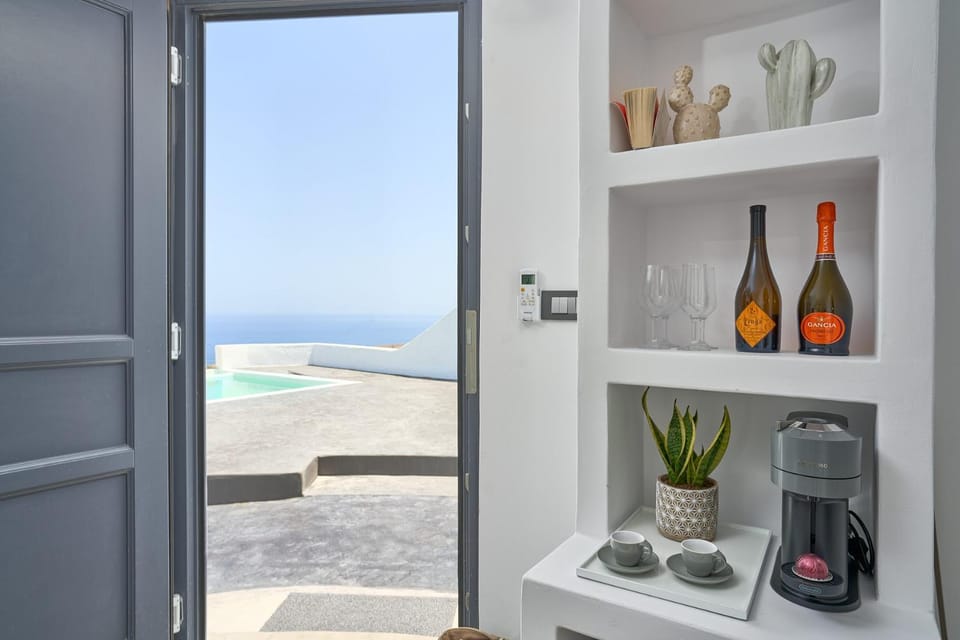 Kitchen or kitchenette, Sea view