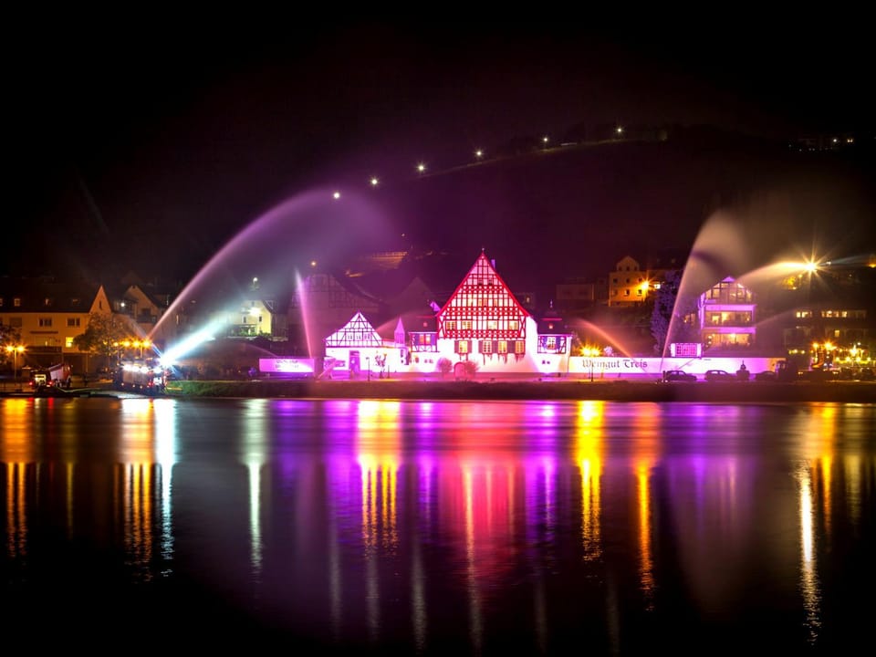 Nearby landmark, Natural landscape, River view