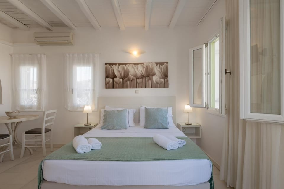 Bed, Photo of the whole room