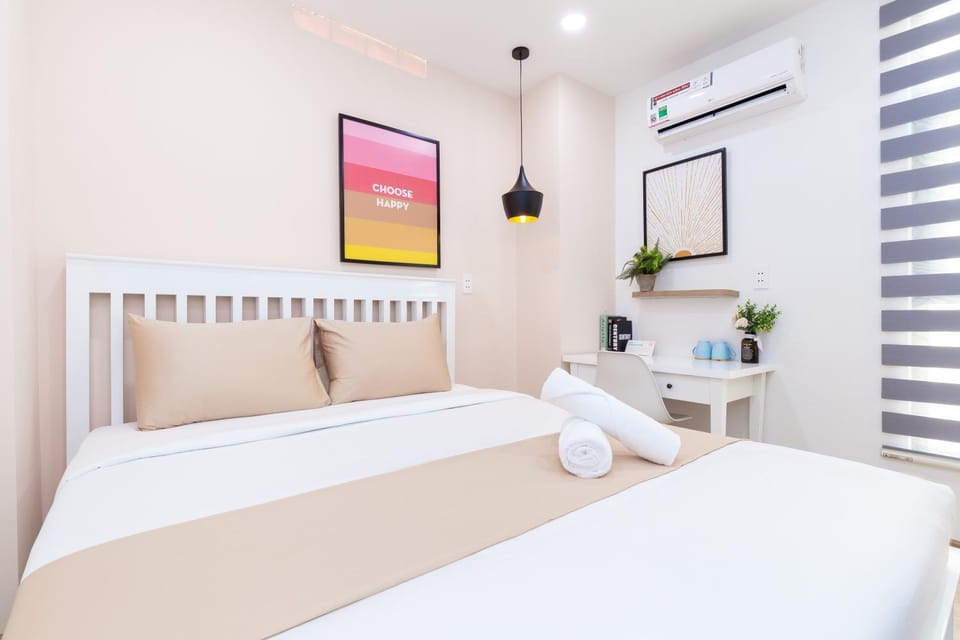 Photo of the whole room, Bedroom