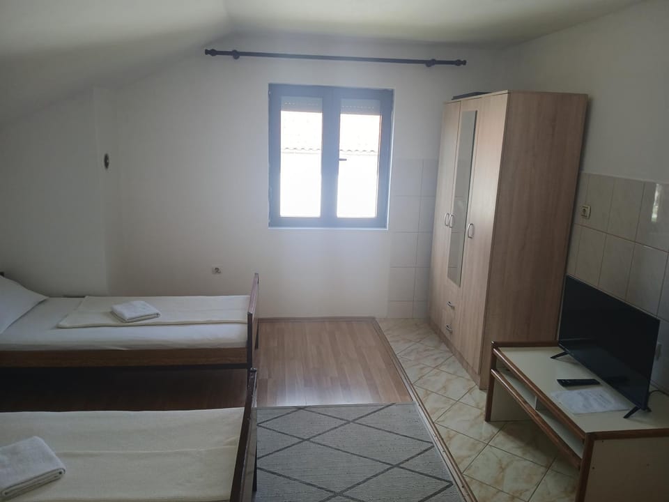 Hostel Vera - Airport Podgorica Bed and Breakfast in Podgorica Municipality, Montenegro