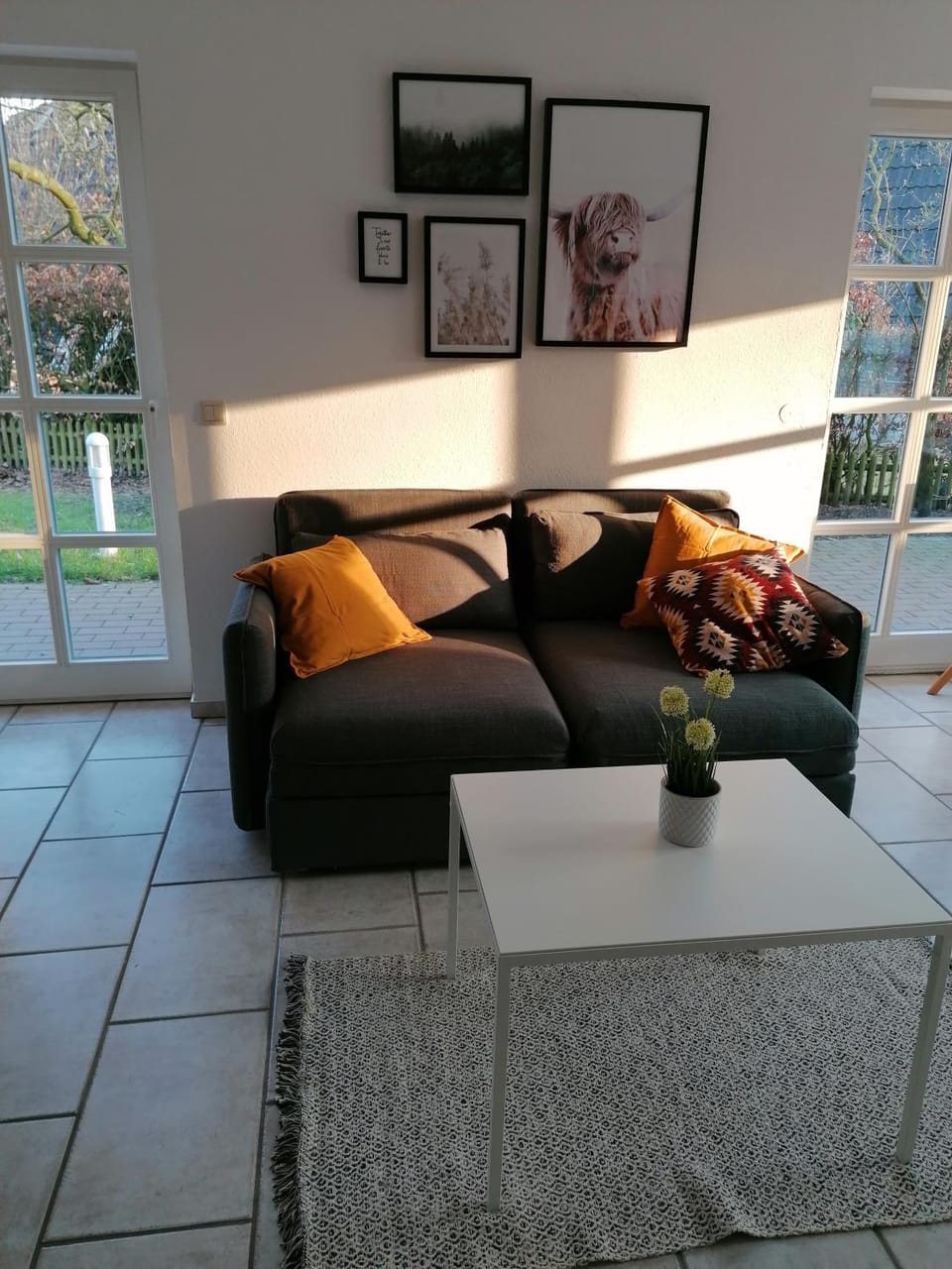 Bed, Living room