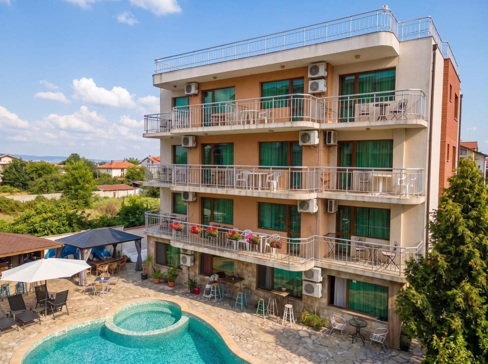 Property building, Swimming pool