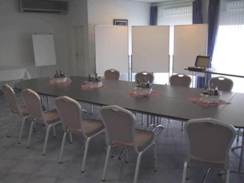 Meeting/conference room