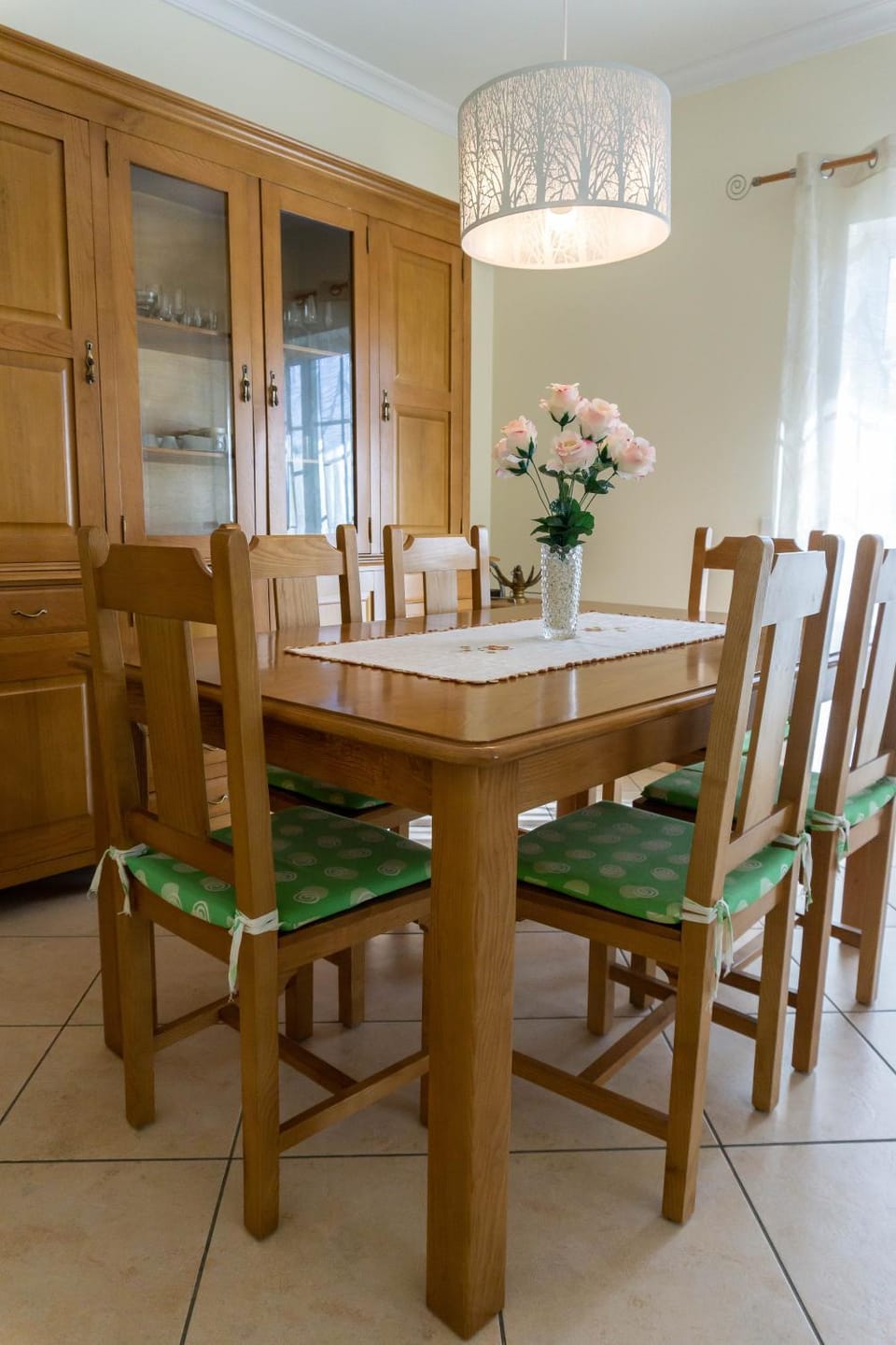 Dining area, Meals