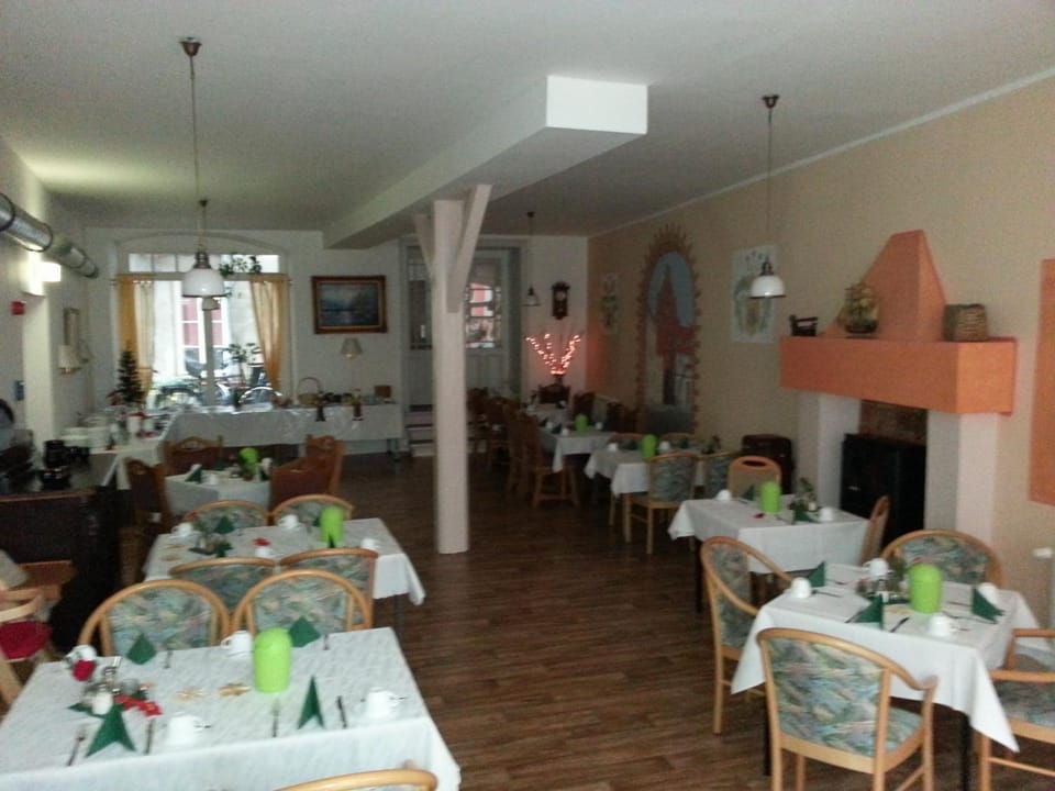 Restaurant/places to eat