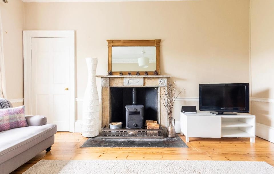 New Town Apartment with Castle View Apartment in Edinburgh