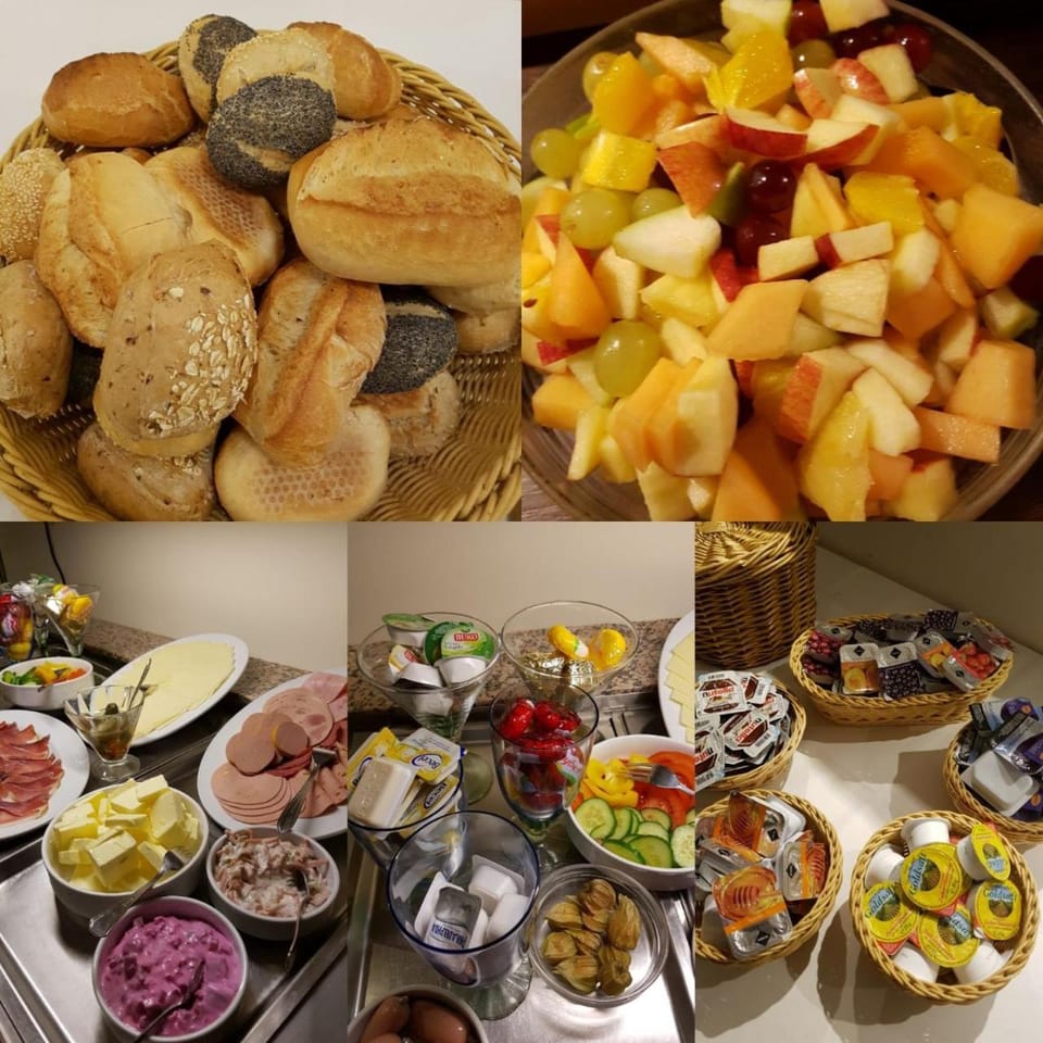 Breakfast, Buffet breakfast