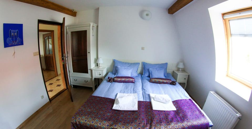 Bed, TV and multimedia, Photo of the whole room, Bedroom, Guests