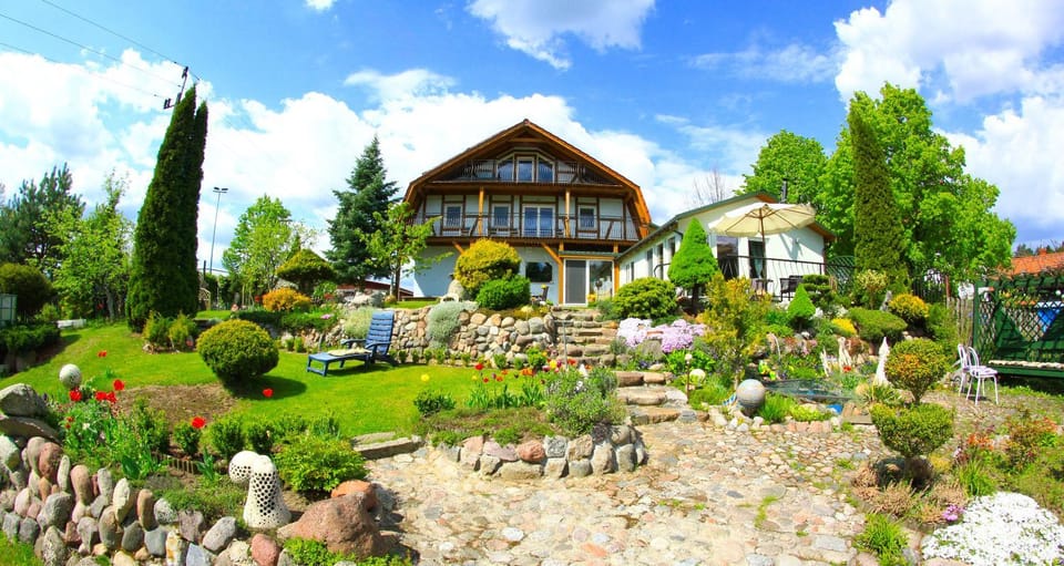 Property building, Day, Garden