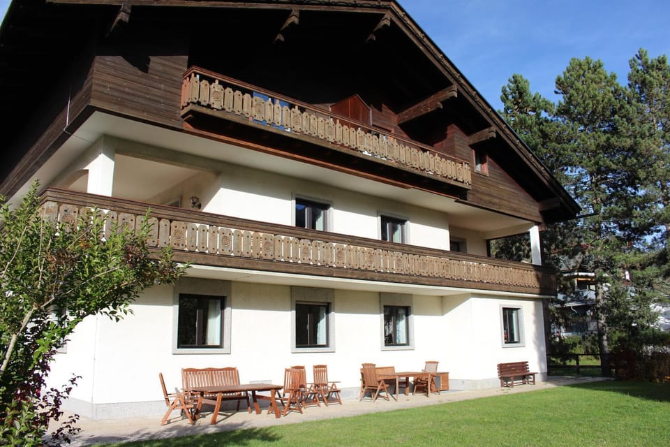 Property building, Garden, Balcony/Terrace, Garden view