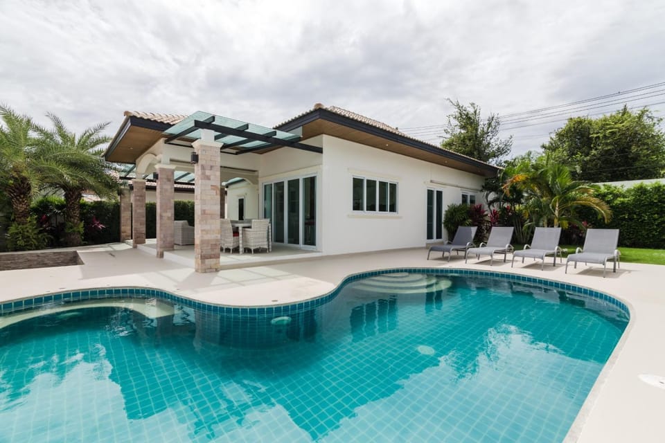 Hot Tub, Swimming pool