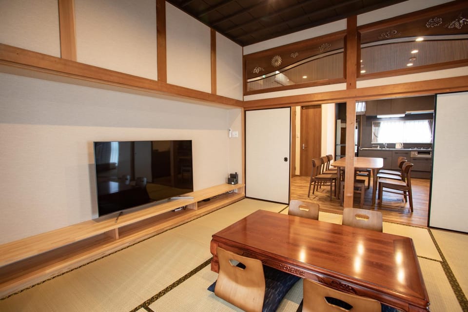 TV and multimedia, Living room, Dining area