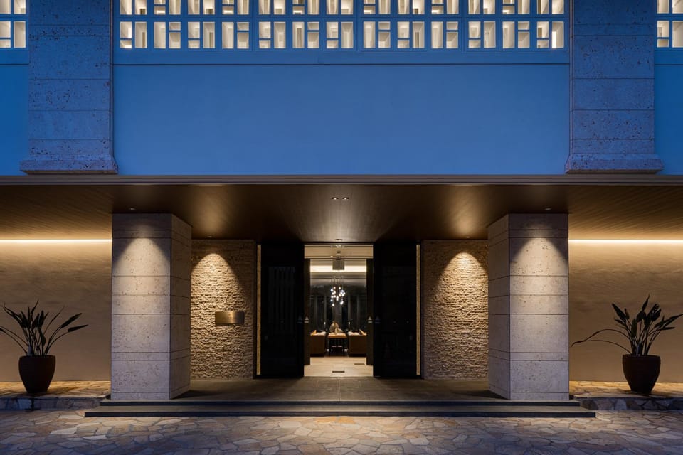 Facade/entrance