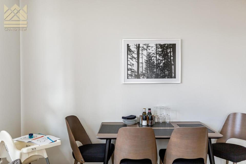 Seating area, Dining area, Area and facilities