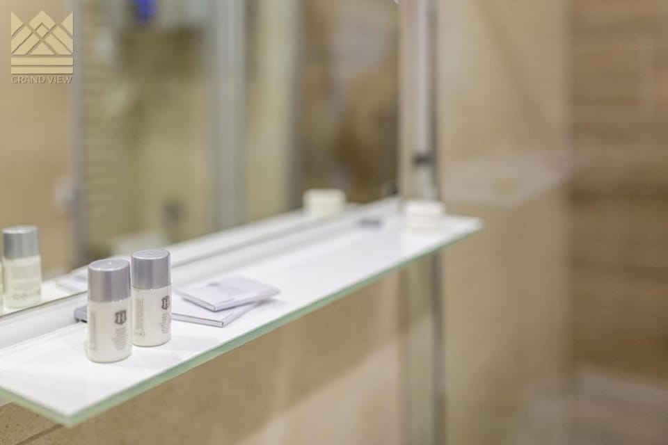 Shower, Toilet, Bathroom, Area and facilities