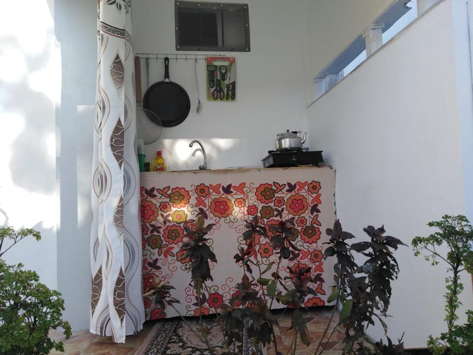 Gardenia House Rent Rooms Bed and Breakfast in Central Visayas