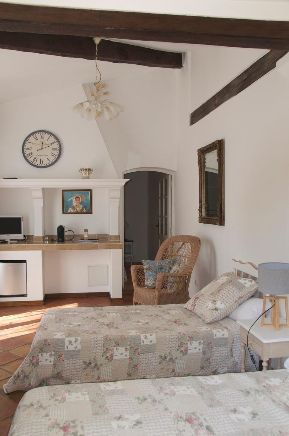 Coffee/tea facilities, Bedroom, Garden view, Pool view