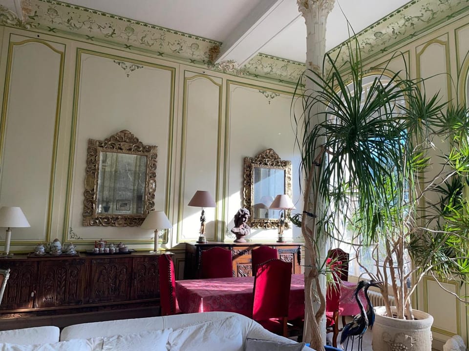 The Royal Suite, Villa Notre Dame Apartment in Saint-Raphael