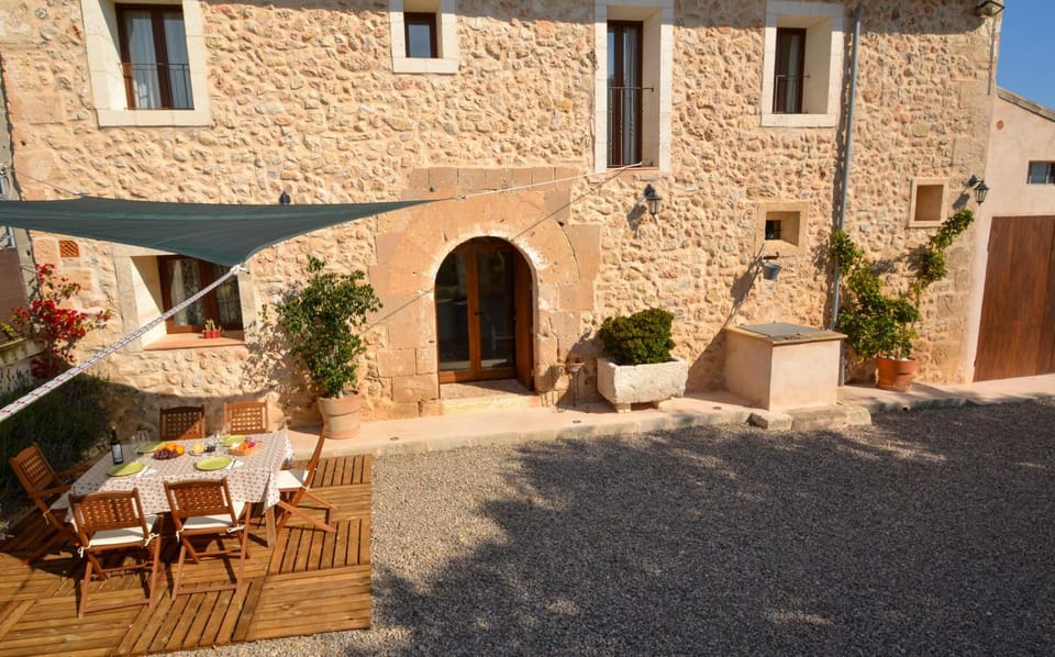 Property building, Patio, Day, Dining area