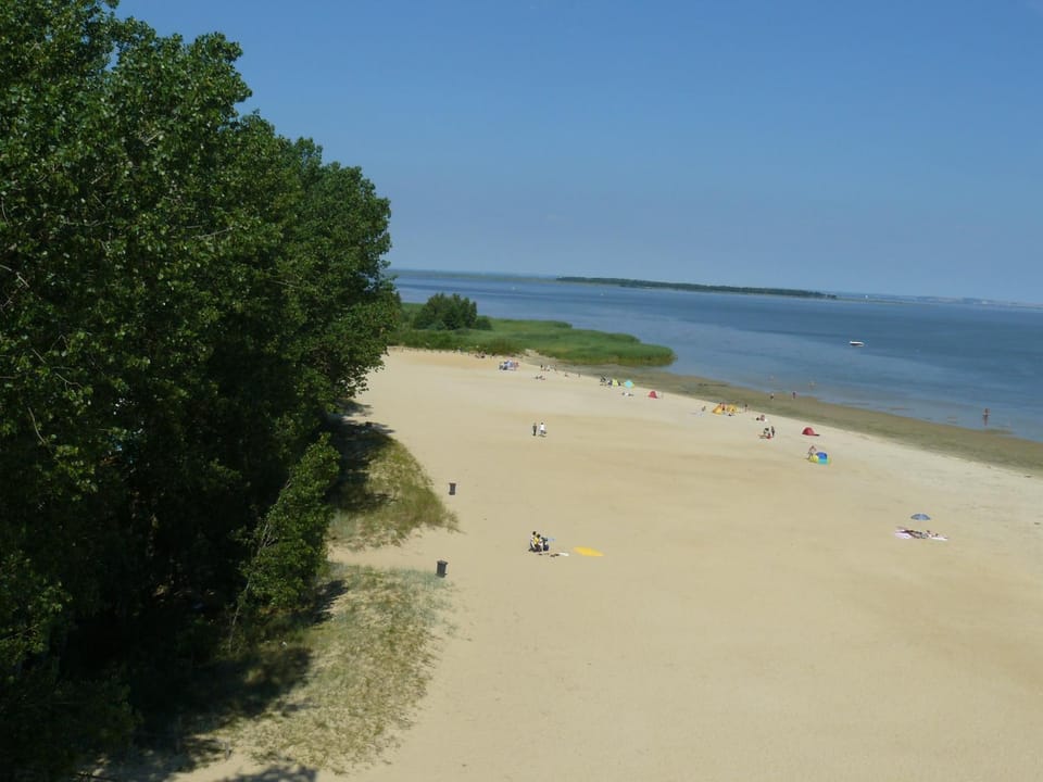 Natural landscape, BBQ facilities, Fishing, Garden, Balcony/Terrace, Beach, Beach, Hiking, Cycling