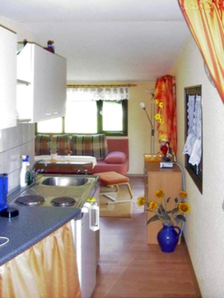 TV and multimedia, Coffee/tea facilities, Kitchen or kitchenette, Living room, Seating area