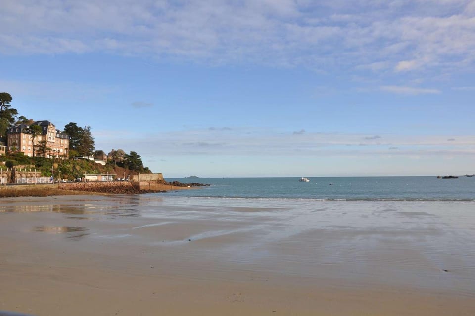 Bel appartement entièrement rénové 5 personnes au centre ville de PERROS-GUIREC - Ref 923 Apartment in Perros-Guirec