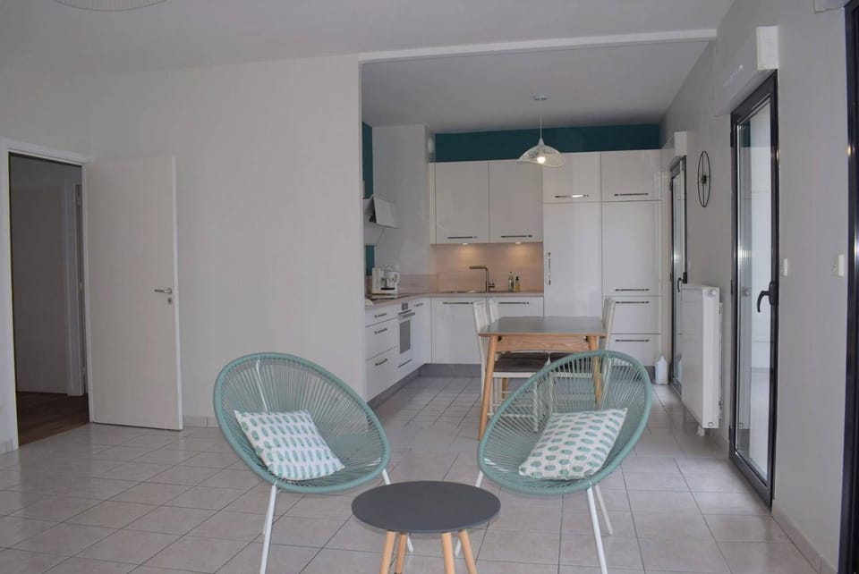 Bel appartement entièrement rénové 5 personnes au centre ville de PERROS-GUIREC - Ref 923 Apartment in Perros-Guirec